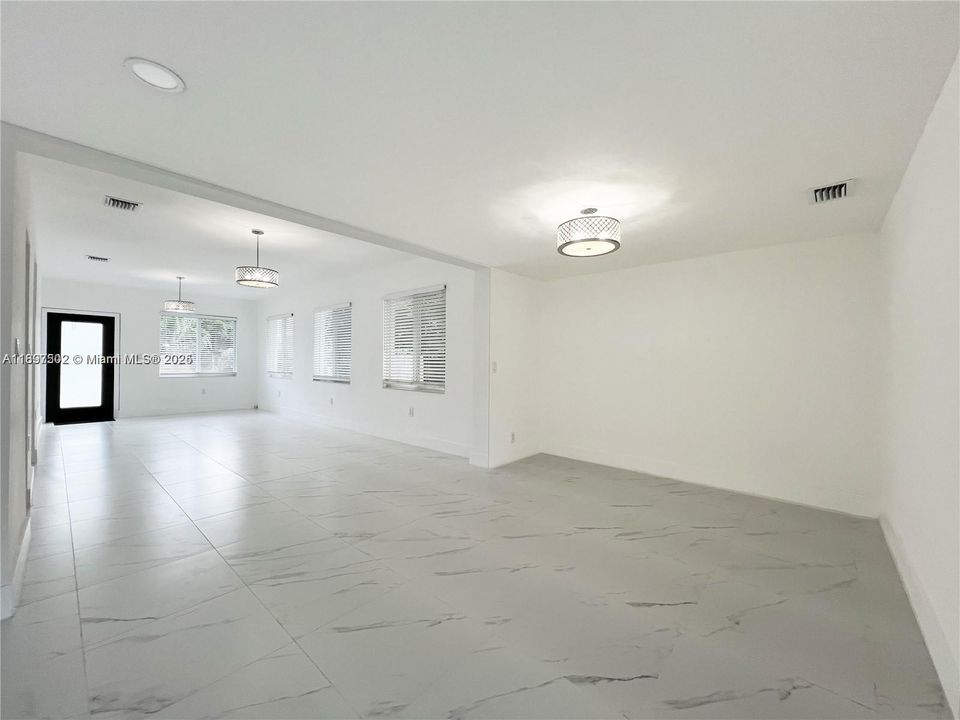 For Sale: $970,000 (4 beds, 3 baths, 2574 Square Feet)