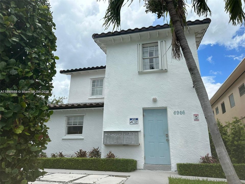 Recientemente alquilado: $2,999 (3 camas, 1 baños, 726 Pies cuadrados)