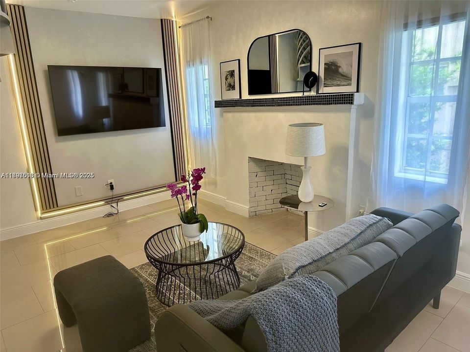 Recientemente alquilado: $2,999 (3 camas, 1 baños, 726 Pies cuadrados)