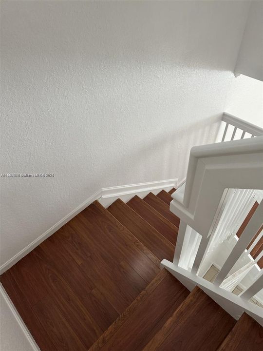 Recently Rented: $3,200 (3 beds, 2 baths, 1900 Square Feet)