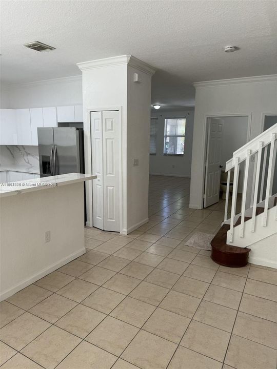 Recently Rented: $3,200 (3 beds, 2 baths, 1900 Square Feet)