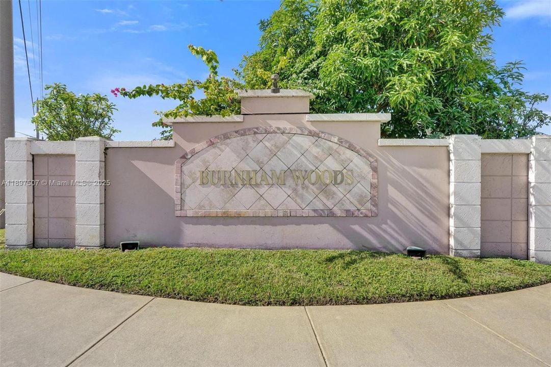 The desirable Neighborhood of Burnham Woods