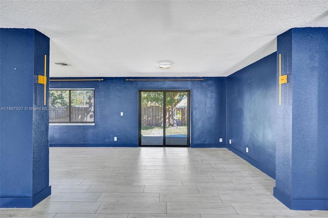 For Rent: $4,000 (3 beds, 2 baths, 1727 Square Feet)