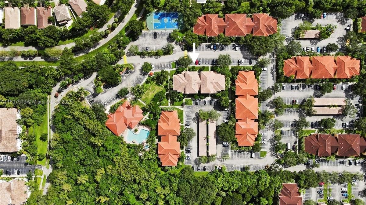 Active With Contract: $2,050 (2 beds, 2 baths, 1130 Square Feet)