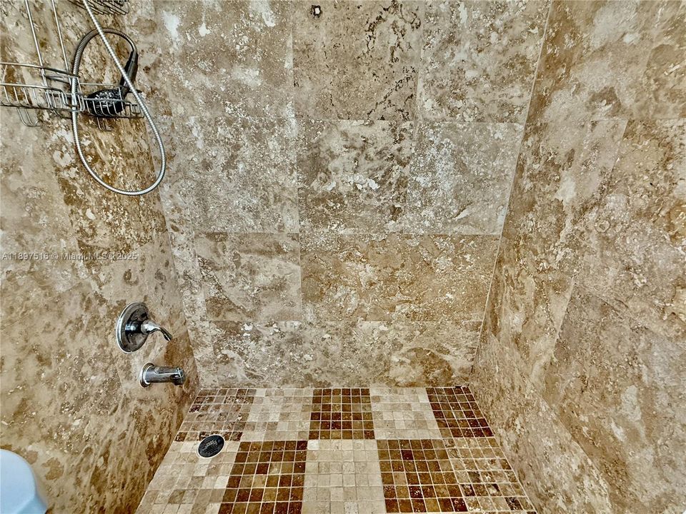 For Rent: $2,399 (2 beds, 2 baths, 936 Square Feet)