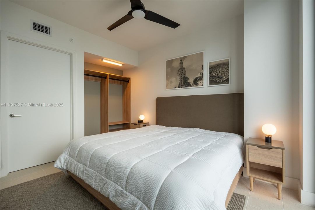 For Sale: $545,000 (1 beds, 1 baths, 598 Square Feet)