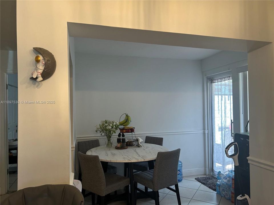 Под контрактом: $3,000 (3 спален, 2 ванн, 1195 Квадратных фут)