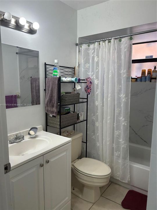 Под контрактом: $3,000 (3 спален, 2 ванн, 1195 Квадратных фут)