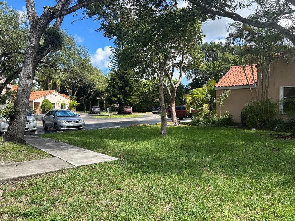 Под контрактом: $3,000 (3 спален, 2 ванн, 1195 Квадратных фут)