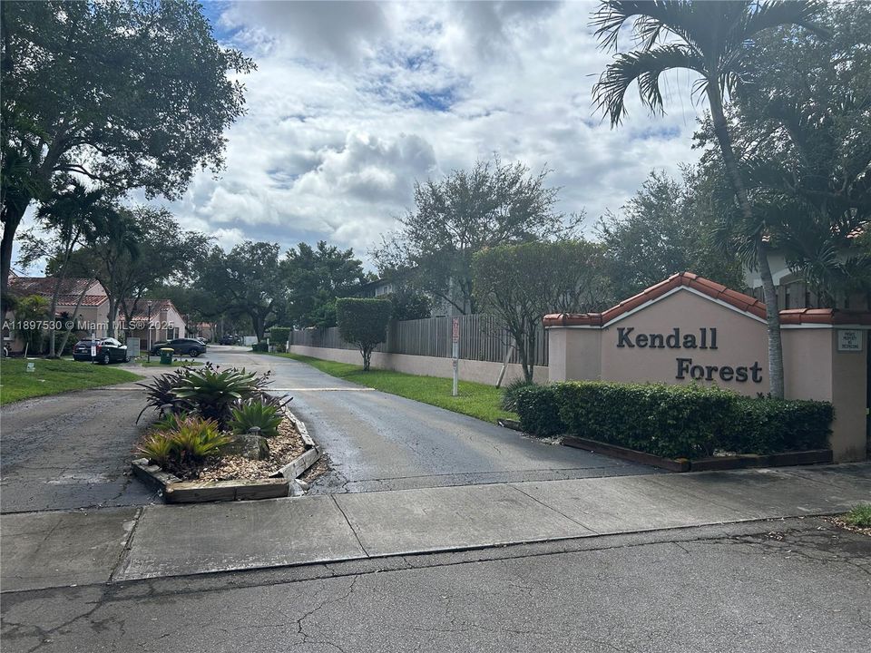 Под контрактом: $3,000 (3 спален, 2 ванн, 1195 Квадратных фут)