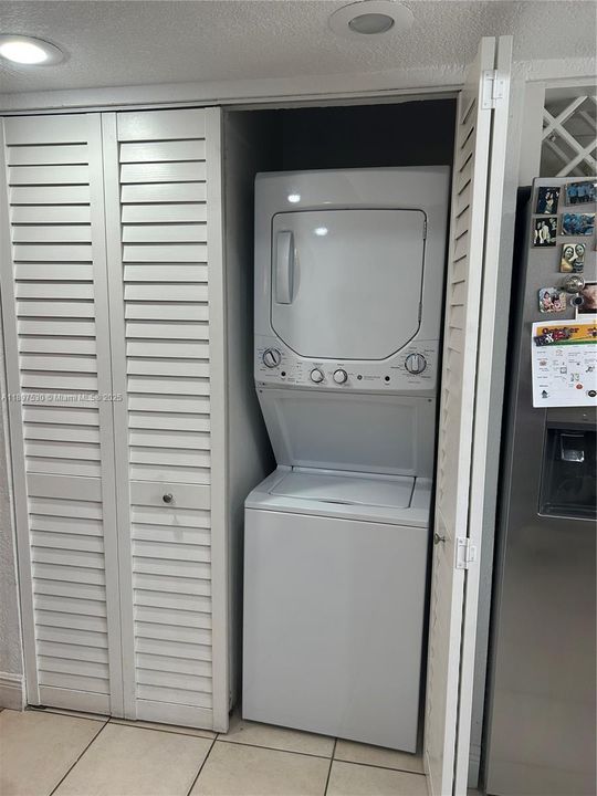 Под контрактом: $3,000 (3 спален, 2 ванн, 1195 Квадратных фут)