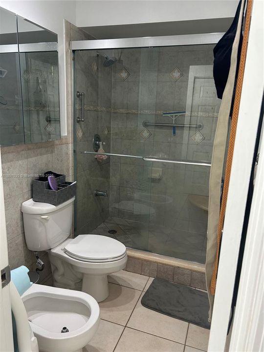 Под контрактом: $3,000 (3 спален, 2 ванн, 1195 Квадратных фут)