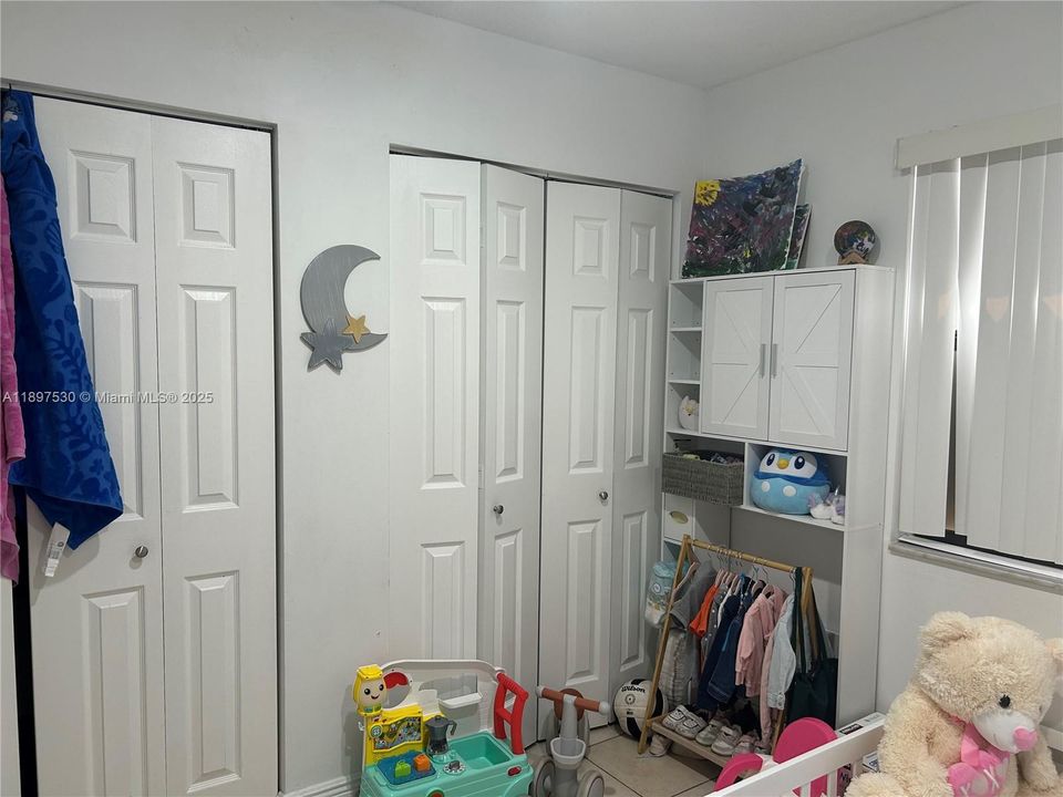 Под контрактом: $3,000 (3 спален, 2 ванн, 1195 Квадратных фут)