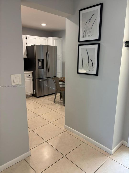 Под контрактом: $4,500 (2 спален, 2 ванн, 1180 Квадратных фут)