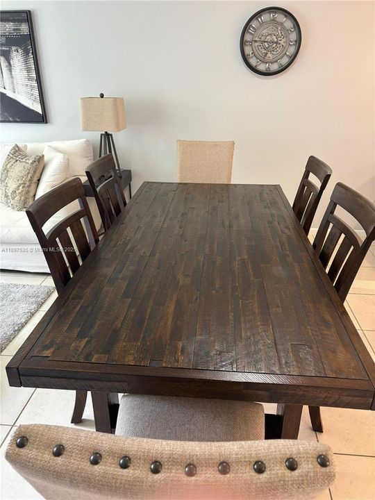 Под контрактом: $4,500 (2 спален, 2 ванн, 1180 Квадратных фут)