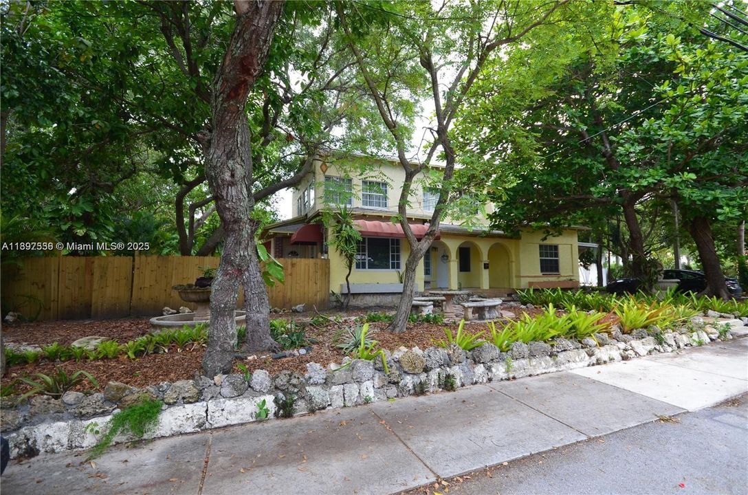 For Sale: $1,250,000 (4 beds, 2 baths, 2161 Square Feet)