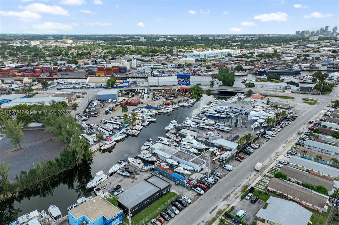 待售: $1,700,000 (7 贝兹, 5 浴室, 4073 平方英尺)