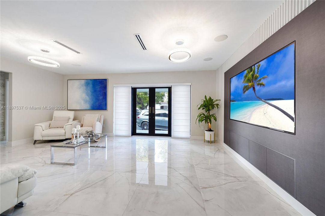 待售: $1,700,000 (7 贝兹, 5 浴室, 4073 平方英尺)