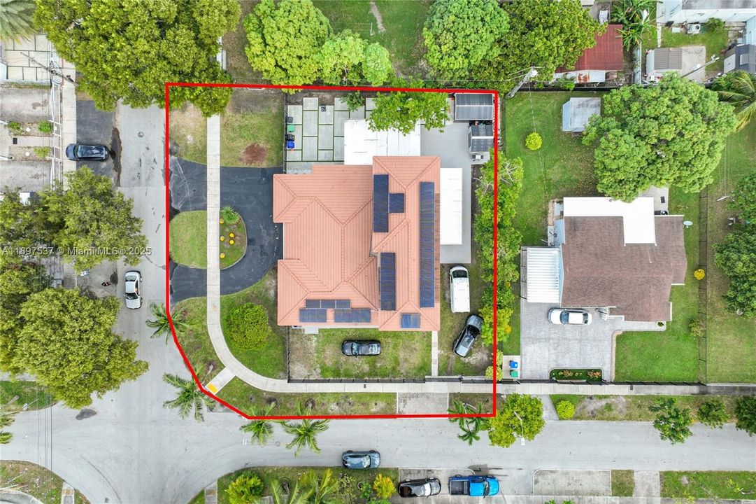 待售: $1,700,000 (7 贝兹, 5 浴室, 4073 平方英尺)