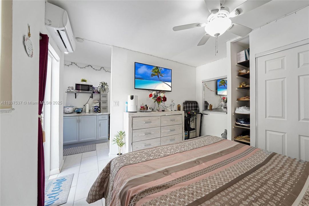 待售: $1,700,000 (7 贝兹, 5 浴室, 4073 平方英尺)