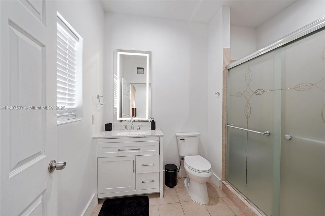 待售: $1,700,000 (7 贝兹, 5 浴室, 4073 平方英尺)