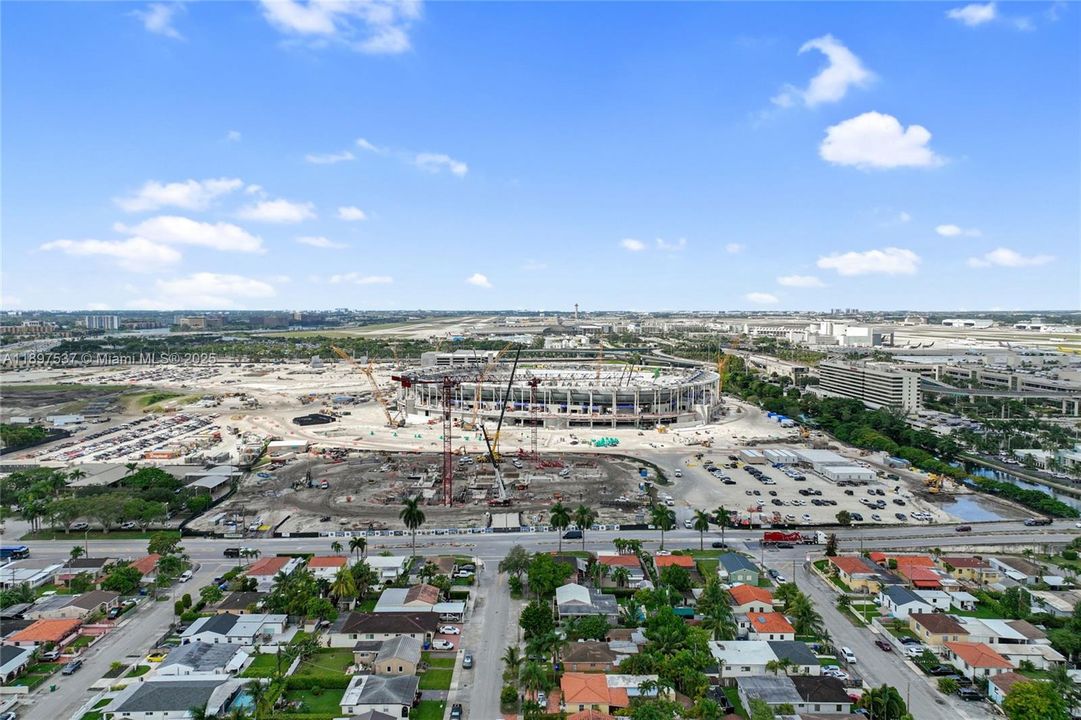 待售: $1,700,000 (7 贝兹, 5 浴室, 4073 平方英尺)