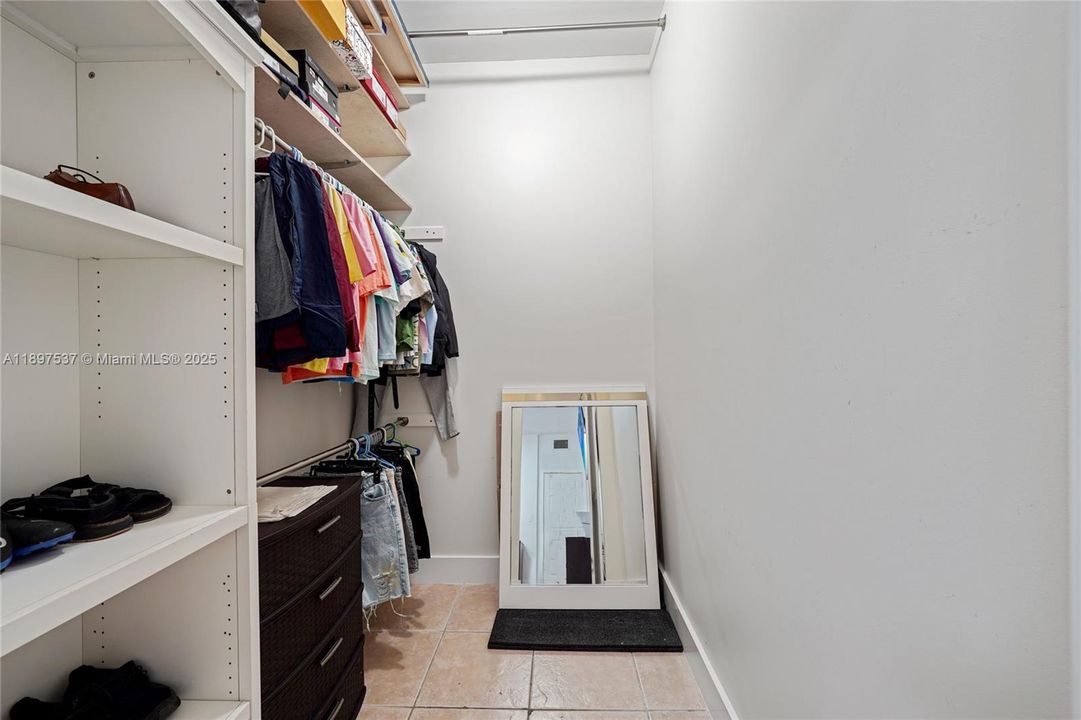 待售: $1,700,000 (7 贝兹, 5 浴室, 4073 平方英尺)