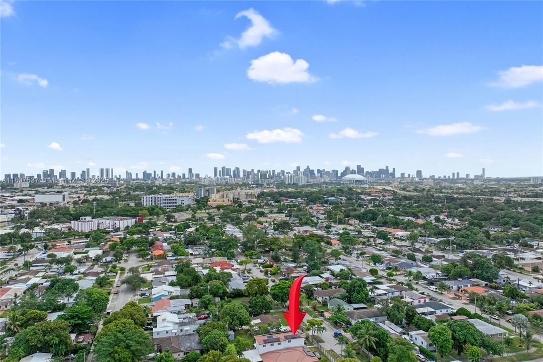 待售: $1,700,000 (7 贝兹, 5 浴室, 4073 平方英尺)