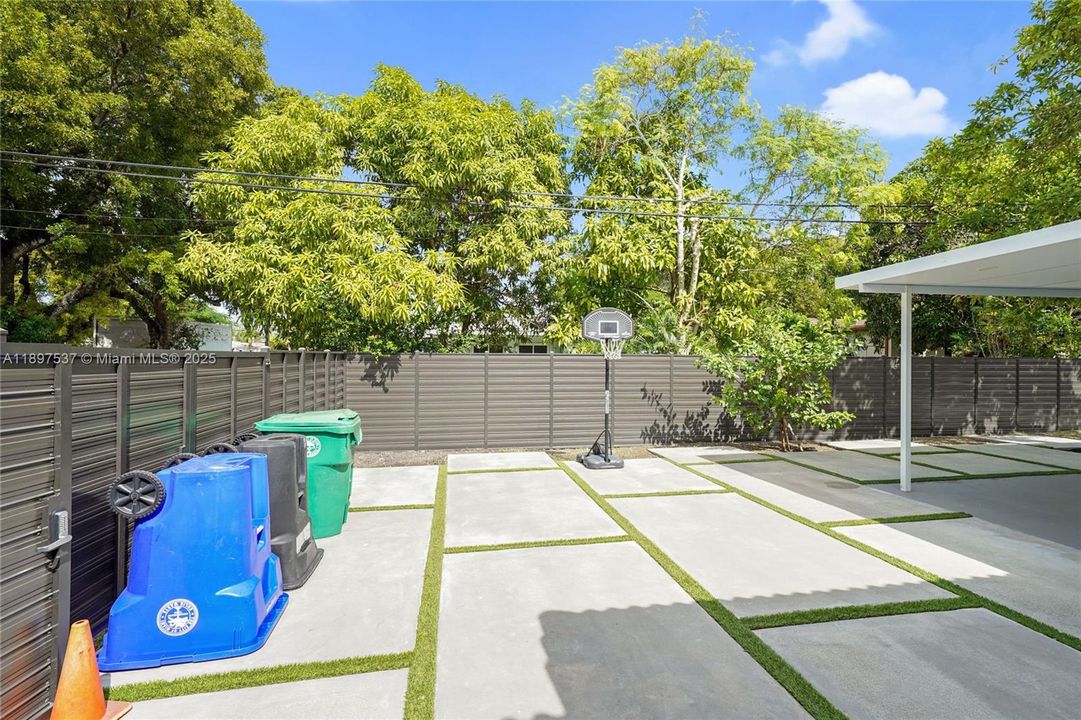 待售: $1,700,000 (7 贝兹, 5 浴室, 4073 平方英尺)