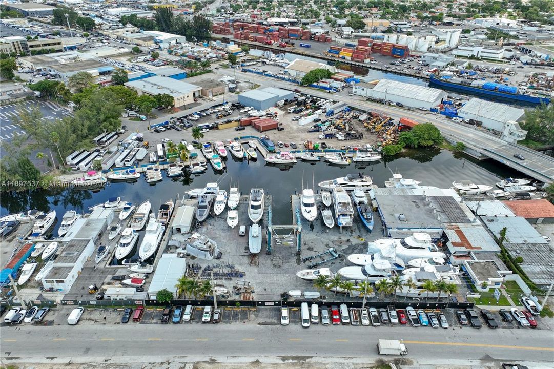 待售: $1,700,000 (7 贝兹, 5 浴室, 4073 平方英尺)