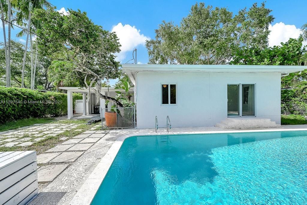 Recently Rented: $4,200 (4 beds, 2 baths, 1064 Square Feet)