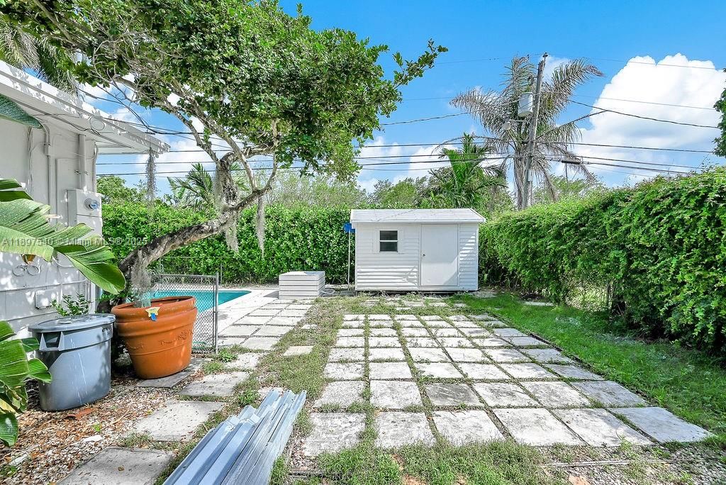 Recently Rented: $4,200 (4 beds, 2 baths, 1064 Square Feet)