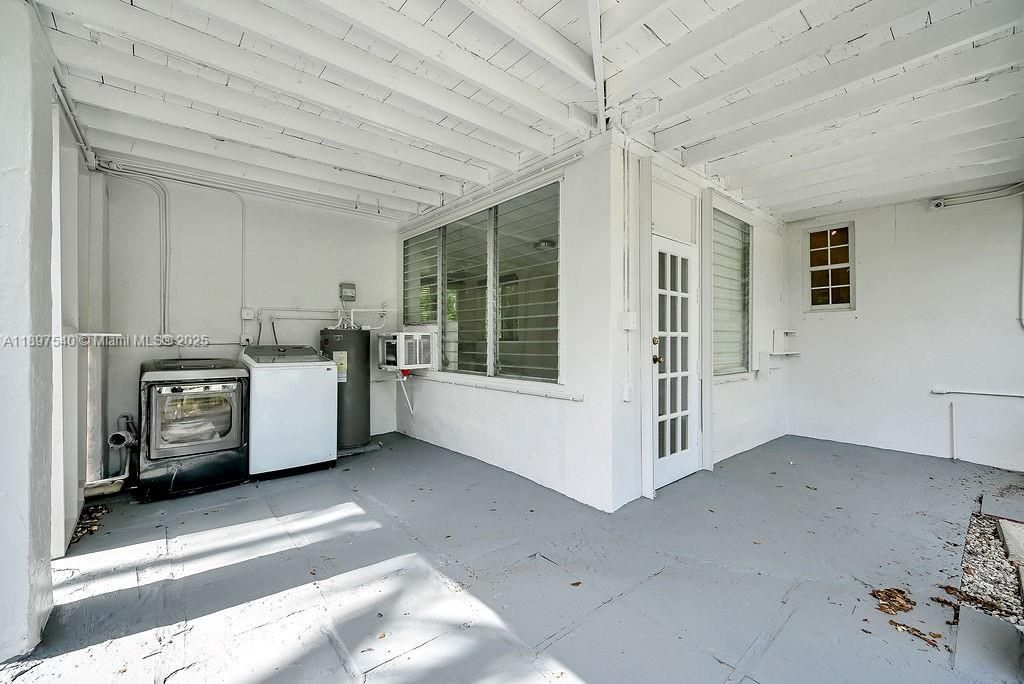 Recently Rented: $4,200 (4 beds, 2 baths, 1064 Square Feet)