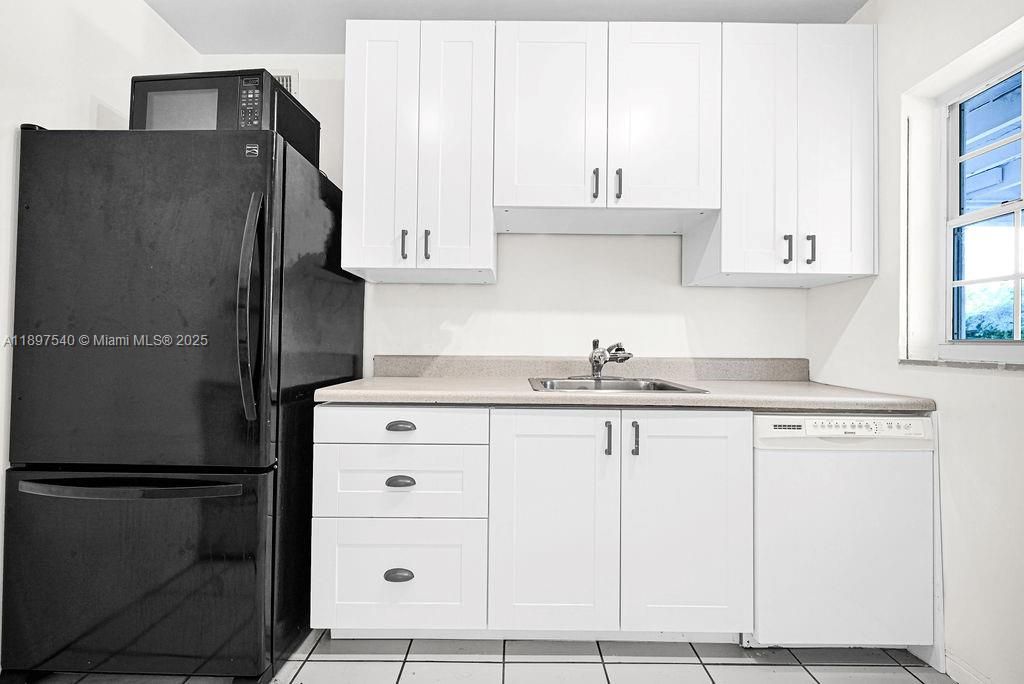 Recently Rented: $4,200 (4 beds, 2 baths, 1064 Square Feet)