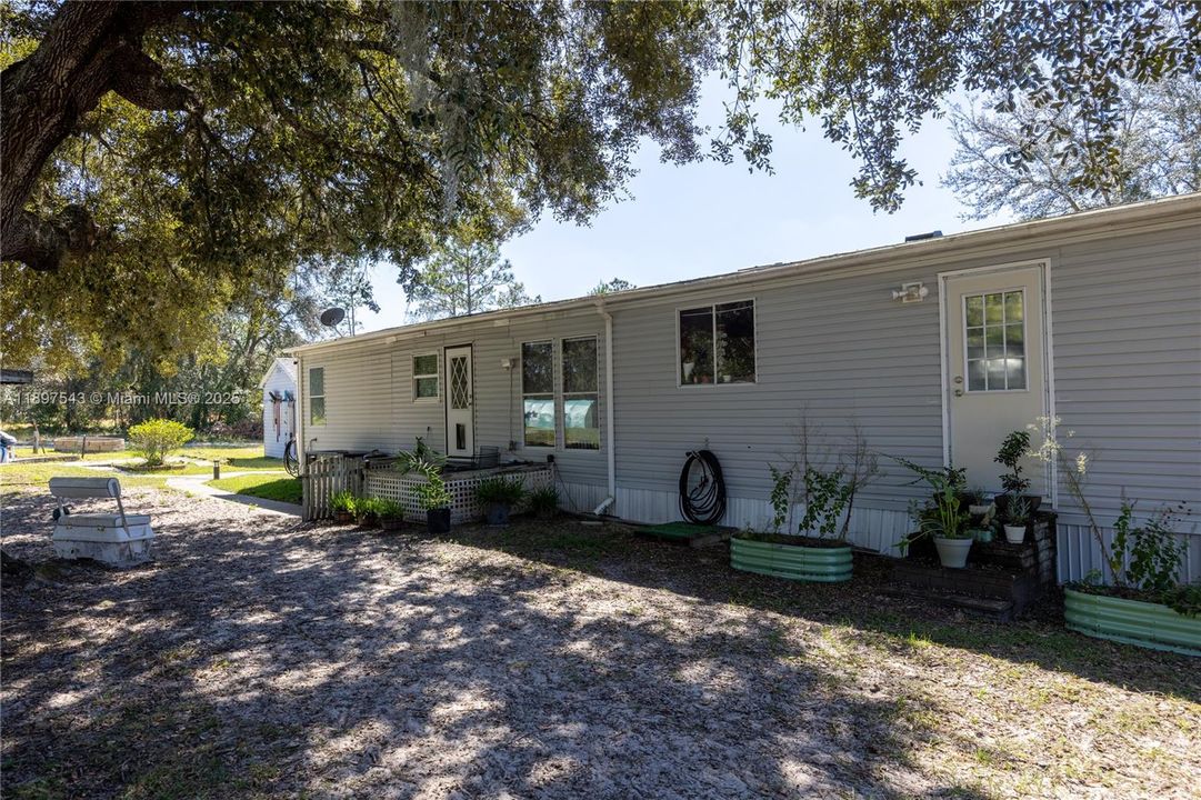 For Sale: $220,000 (3 beds, 2 baths, 1640 Square Feet)