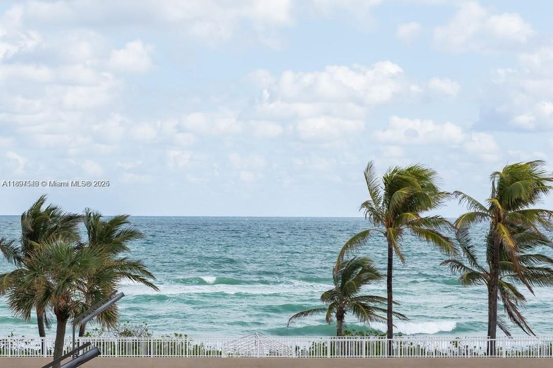 合同活跃: $2,000 (0 贝兹, 1 浴室, 545 平方英尺)