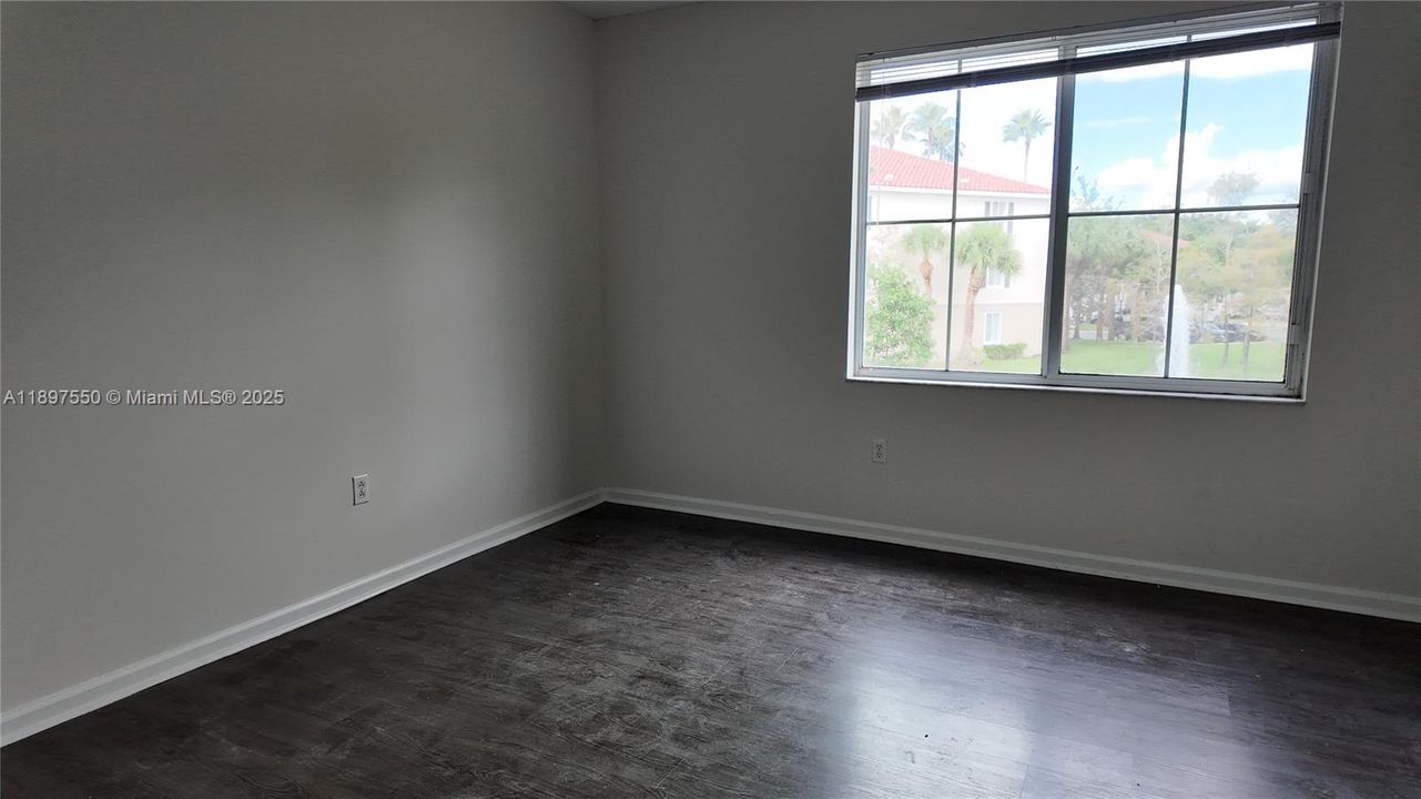 For Rent: $2,600 (3 beds, 2 baths, 1255 Square Feet)