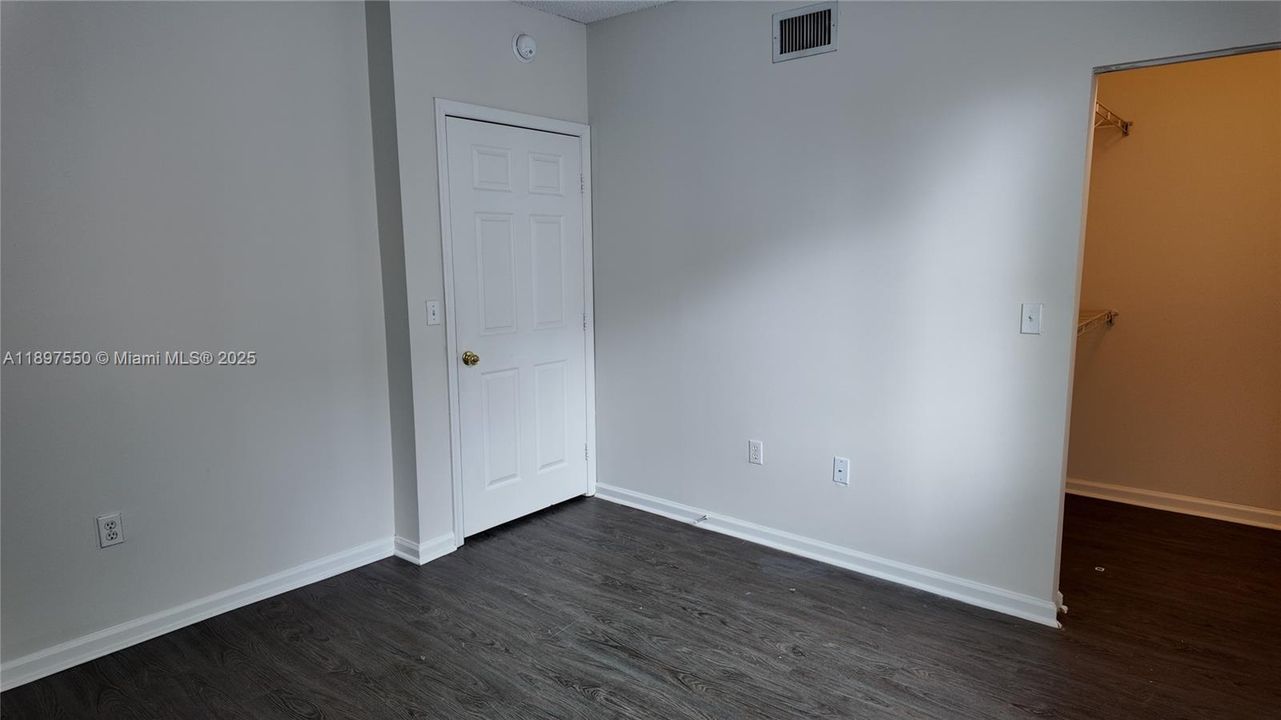 For Rent: $2,600 (3 beds, 2 baths, 1255 Square Feet)