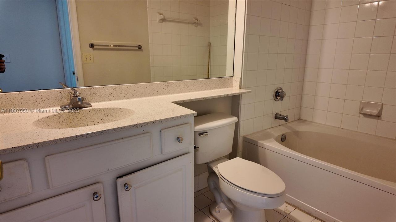 For Rent: $2,600 (3 beds, 2 baths, 1255 Square Feet)