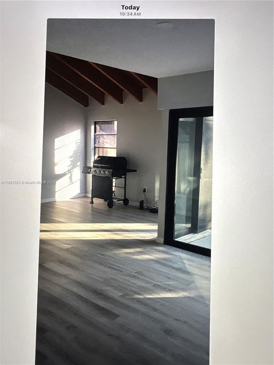 Recently Rented: $3,700 (3 beds, 2 baths, 1727 Square Feet)