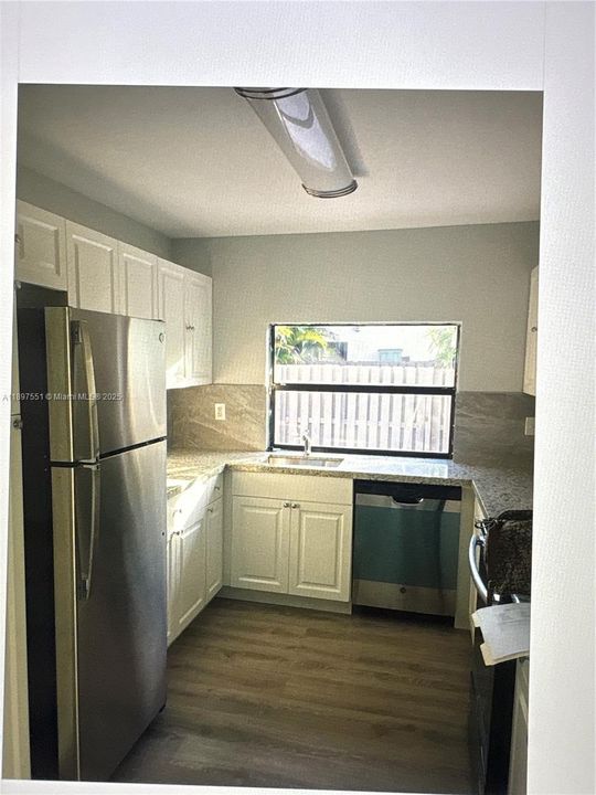 Recently Rented: $3,700 (3 beds, 2 baths, 1727 Square Feet)