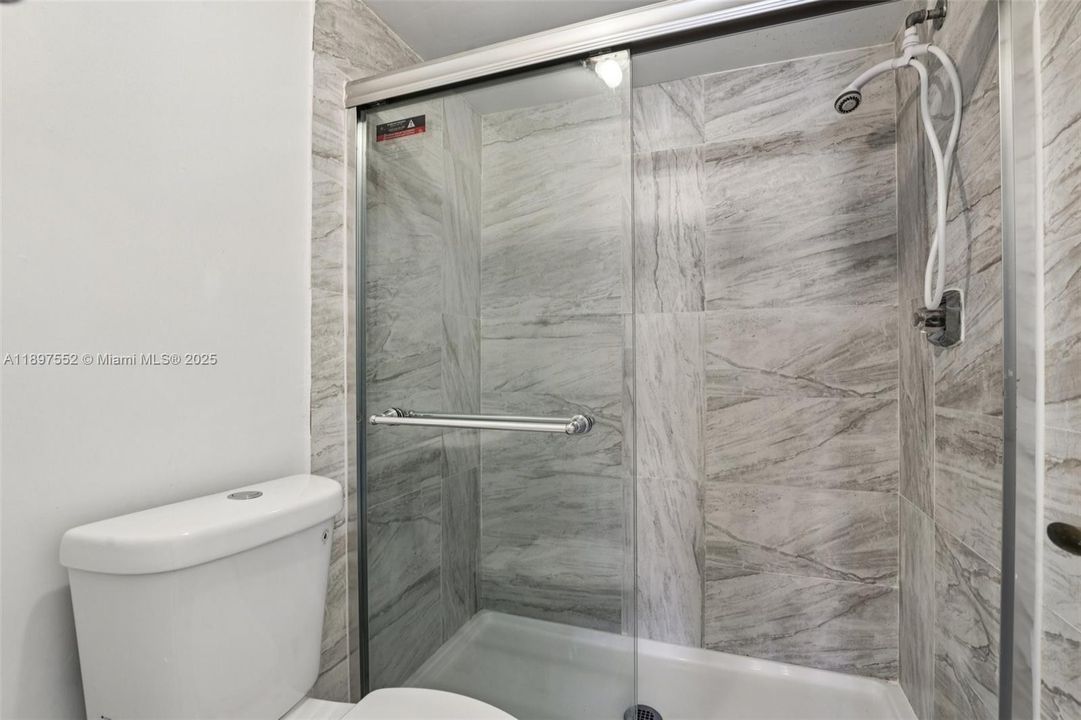 На продажу: $215,000 (2 спален, 2 ванн, 1365 Квадратных фут)