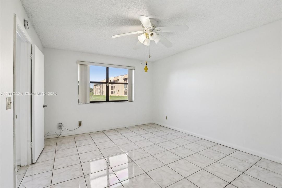 На продажу: $215,000 (2 спален, 2 ванн, 1365 Квадратных фут)