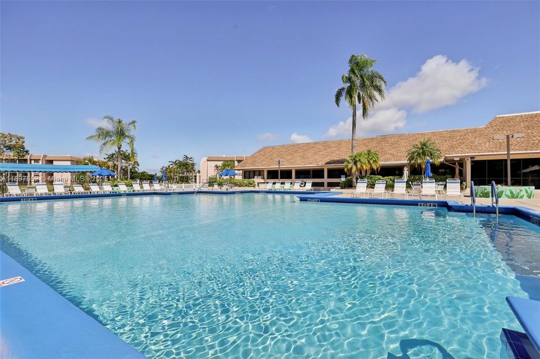 На продажу: $215,000 (2 спален, 2 ванн, 1365 Квадратных фут)