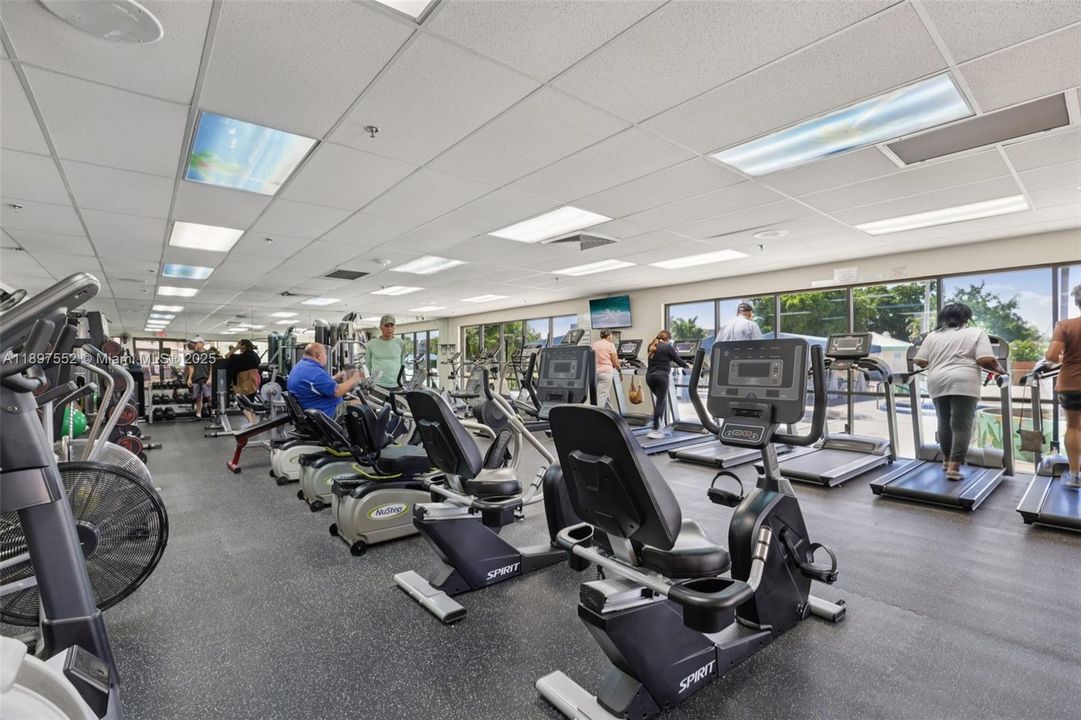 На продажу: $215,000 (2 спален, 2 ванн, 1365 Квадратных фут)