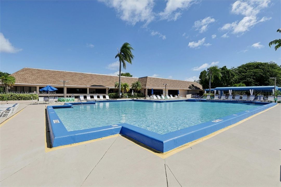 На продажу: $215,000 (2 спален, 2 ванн, 1365 Квадратных фут)