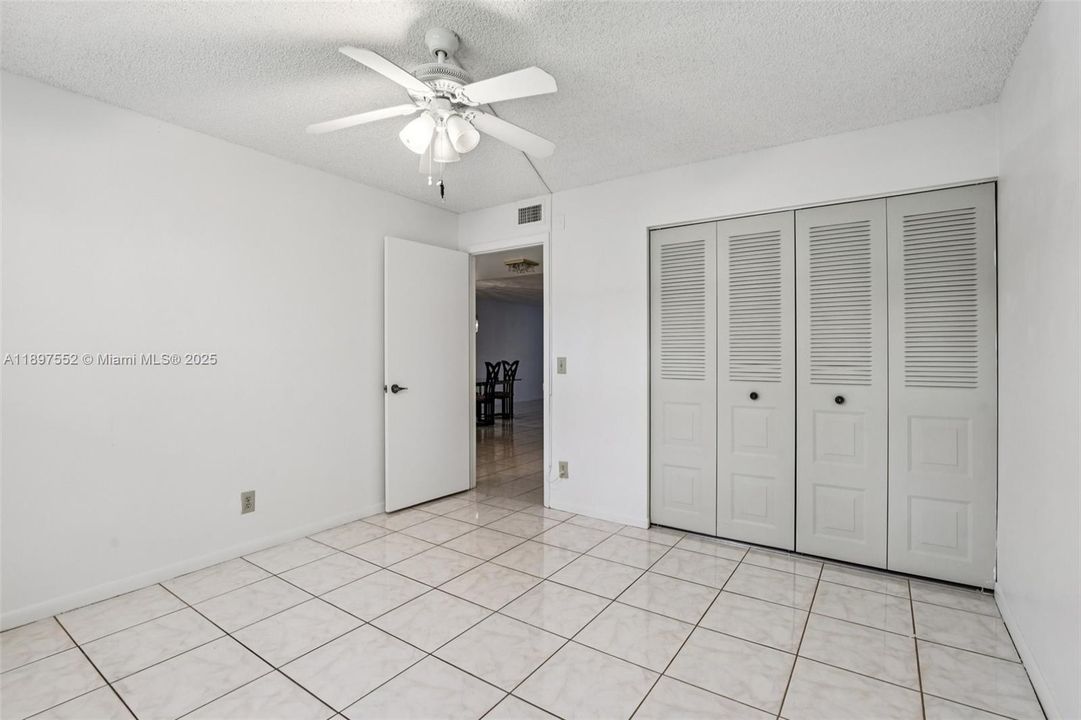 На продажу: $215,000 (2 спален, 2 ванн, 1365 Квадратных фут)