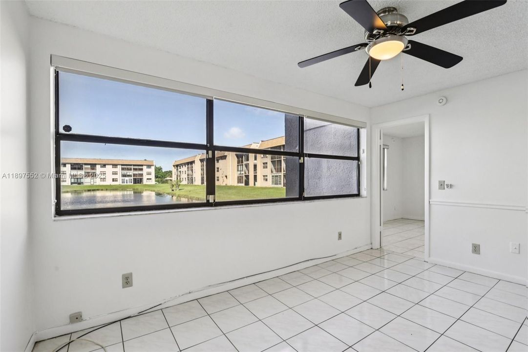 На продажу: $215,000 (2 спален, 2 ванн, 1365 Квадратных фут)