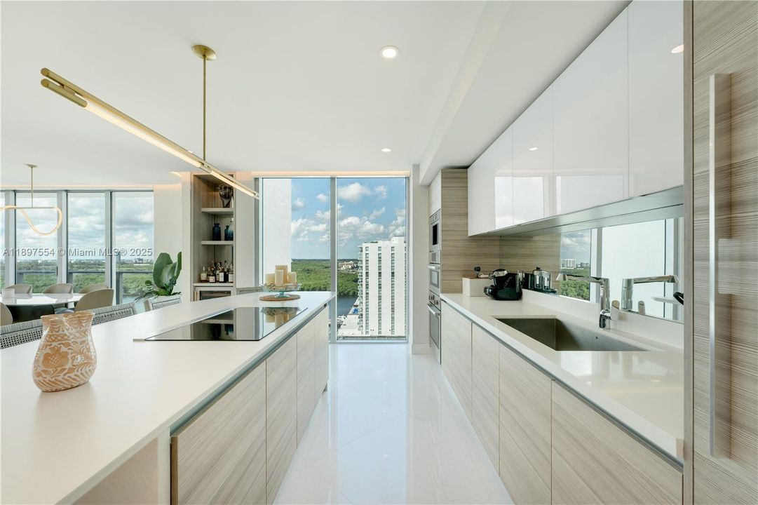 待售: $2,200,000 (3 贝兹, 3 浴室, 1892 平方英尺)