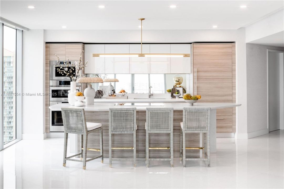 待售: $2,200,000 (3 贝兹, 3 浴室, 1892 平方英尺)